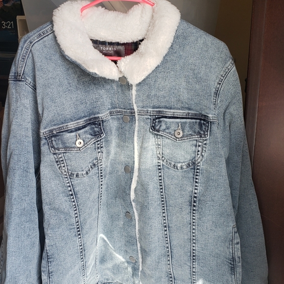 NWT Denim Jacket Sherpa Collar & Plaid Lined - Picture 10 of 16